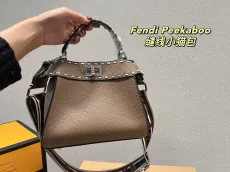 フェンディバッグFENDI 2022新作 ステッチ キトゥン バッグ