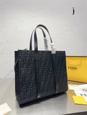 フェンディバッグFENDI 2022新作 ショッピングバッグ 中古バッグ