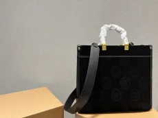 フェンディバッグFENDI 2022新作 トートバッグ
