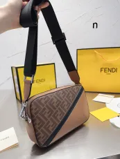 フェンディバッグFENDI 2022新作 シングルショルダー 斜め掛けバッグ