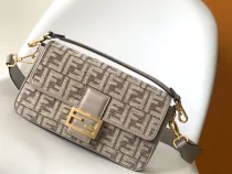 フェンディバッグFENDI 2022新作 ショルダーバッグ 8002