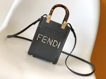 フェンディバッグFENDI 2022 新作 ハンドバッグ 8051