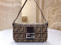 フェンディバッグFENDI 2022年新作 小さめバゲットバッグ 3803