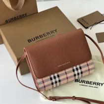 バーバリーバッグBURBERRY 2022新作 チェック柄＆レザー クロスボディバッグ