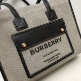 バーバリーバッグBURBERRY 2022新作 スモール ツーカラー キャンバス＆レザー トートバッグ