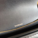 バーバリーバッグBURBERRY 2022年新作 ミディアム ゴールド バックル ブラック アワーグラス チェーン バッグ