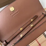 バーバリーバッグBURBERRY 2022新作 チェック柄＆レザー ウォレット