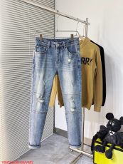 サンローラン服Yves Saint Laurent 2022年新作 V857 穴あき 太めジーンズ