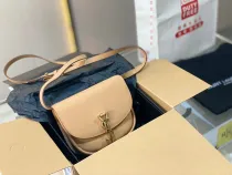 サンローランバッグYves Saint Laurent 2022年新作 メッセンジャーピギーバッグ