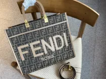 フェンディバッグFENDI 2023新作 ペイントハンドル トートバッグ