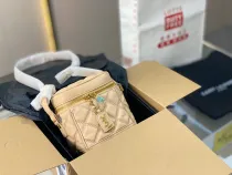 サンローランバッグYves Saint Laurent 2022新作 レザー コスメティックバッグ