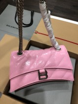 バーバリーバッグBURBERRY 2023新作 スモール ピンク シルバー バックル アワーグラス チェーン バッグ