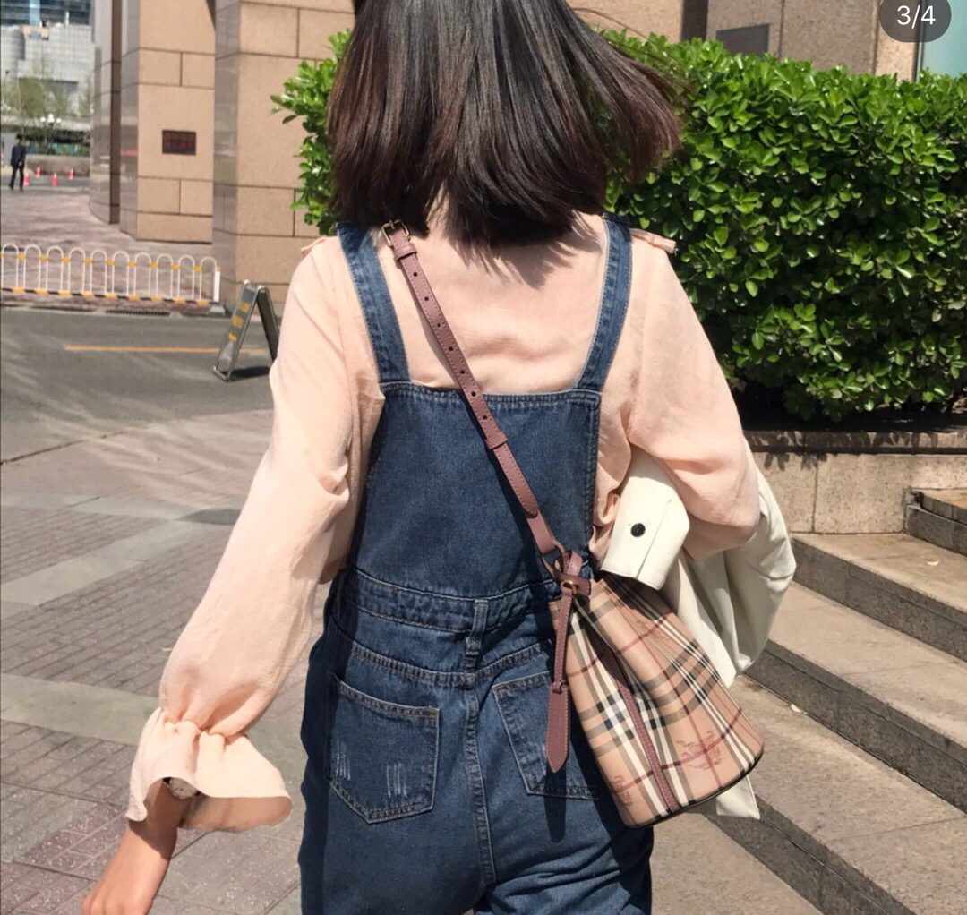 バーバリーバッグBURBERRY 2023新作 クロスボディ バケットバッグ