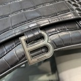バーバリーバッグBURBERRY 2023新作 スモールクロコダイル カーボンブラック 砂時計バッグ