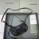 バーバリーバッグBURBERRY 2023新作 ブラック シルバー バックル バースト クラック シープスキン 半三日月 脇下 メッセンジャーバッグ