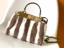 フェンディバッグFENDI 2023新作 メッセンジャーバッグ