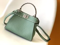 フェンディバッグFENDI 2023新作 小さめ ハンドバッグ