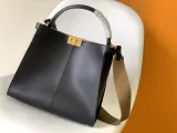 フェンディバッグFENDI 2023新作 スモール ハンドバッグ