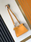 フェンディバッグFENDI 2023新作 小さめ ハンドバッグ