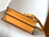 フェンディバッグFENDI 2023新作 小さめ ハンドバッグ