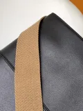 フェンディバッグFENDI 2023新作 スモール ハンドバッグ