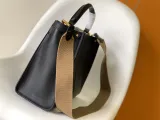 フェンディバッグFENDI 2023新作 スモール ハンドバッグ