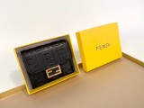 フェンディ財布FENDI 2023 ニュー カード パック 8013