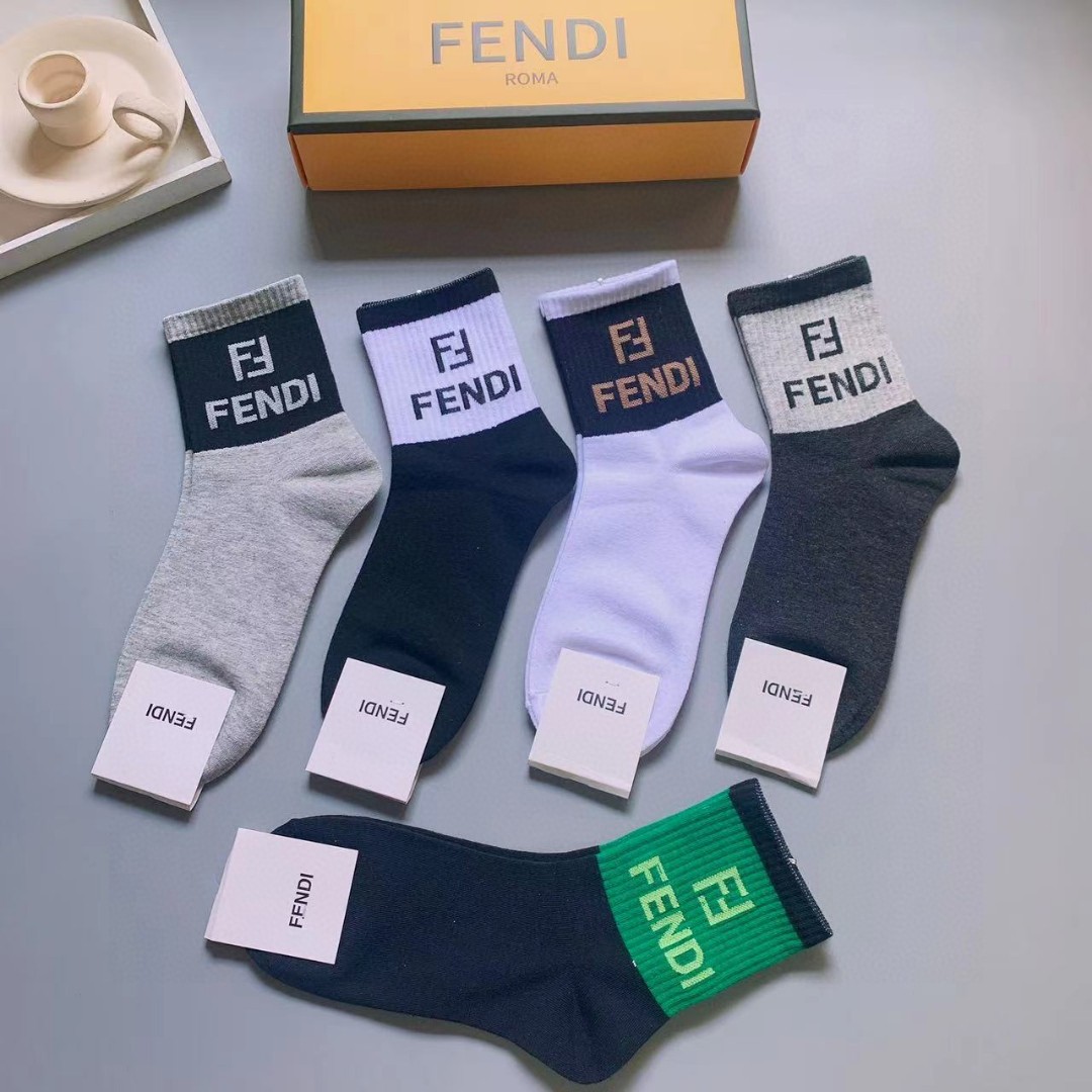 フェンディ靴下FENDI 2023新作 ミッドチューブソックス