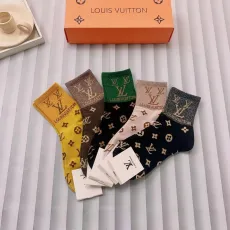 ルイヴィトン靴下LOUIS VUITTON 2023新作 レターロゴ ソックス