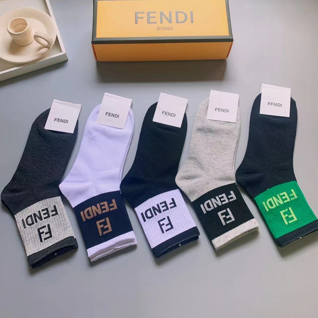フェンディ靴下FENDI 2023新作 ミッドチューブソックス
