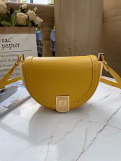 フェンディバッグFENDI 2023新作サドルバッグ