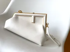 フェンディバッグFENDI 2023新作 ファーストスモールハンドバッグ