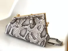 フェンディバッグFENDI 2023新作 ファーストスモールハンドバッグ
