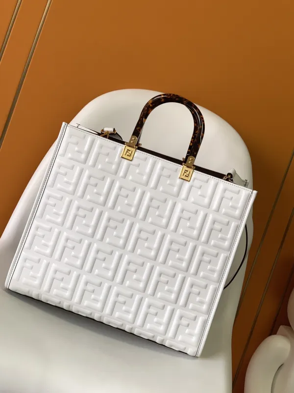 フェンディバッグFENDI 2023新作ワークバッグ ミディアム
