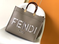 フェンディバッグFENDI 2023新作 ミディアム スネークスキン ハンドバッグ