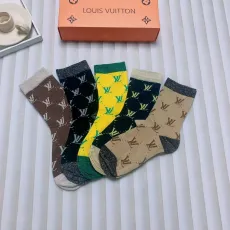 ルイヴィトン靴下LOUIS VUITTON 2023新作 レターロゴ ソックス