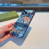 グッチiPhoneケースGUCCI 2023新作 タイガー フォンケース ストレートエッジ フォトフレーム