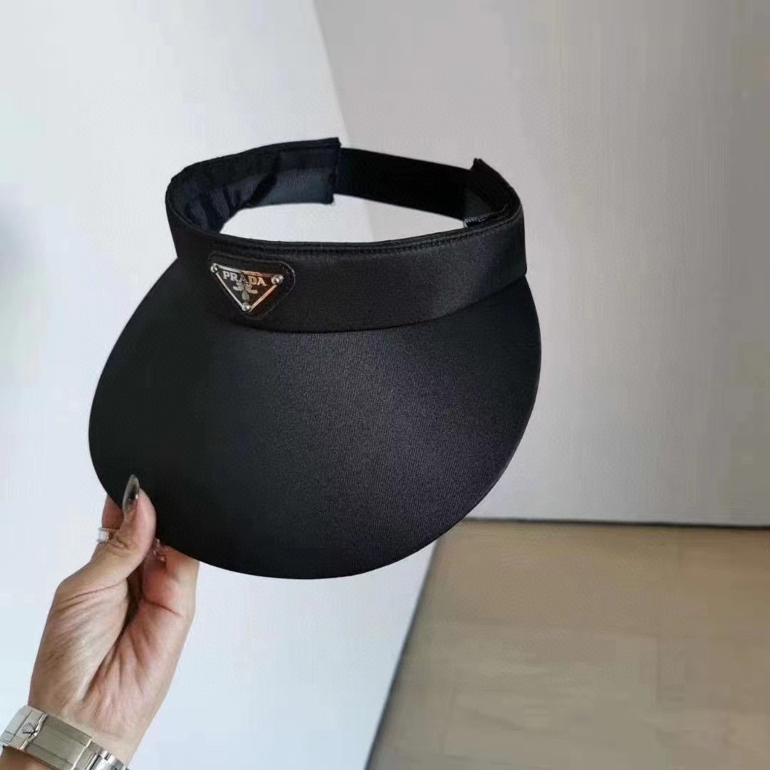 プラダ帽子PRADA 2023新作 エンプティ ピークド キャップ