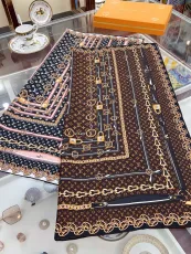 ルイヴィトンマフラーLOUIS VUITTON 2023新作 チェーンロゴ シルク スクエアスカーフ