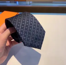 エルメスベルトHERMES 2023新作 ダイヤチェック ネクタイ