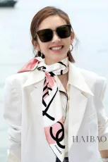 シャネルマフラーCHANEL 2023新作 グラフィティ シルク スクエアスカーフ