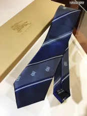 バーバリーベルトBURBERRY 2023年新作斜めストライプネクタイ
