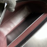 グッチバッグGUCCI 2023新作 ミディアム クロコダイル装飾 メッセンジャーバッグ