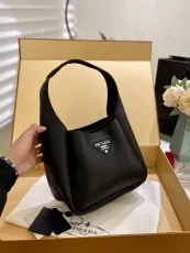 プラダバッグPRADA 2023新作 脇下ベジタブルバスケットバッグ