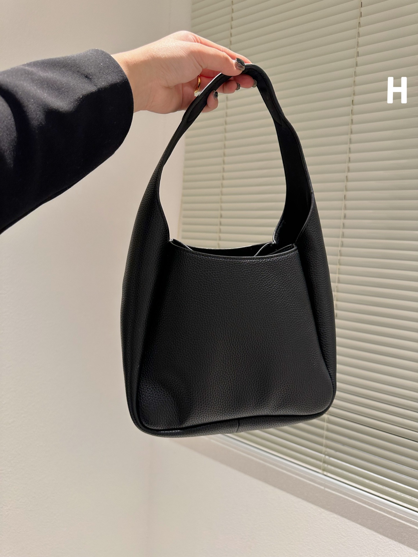 プラダバッグPRADA 2023新作 ベジタブルバスケットバッグ