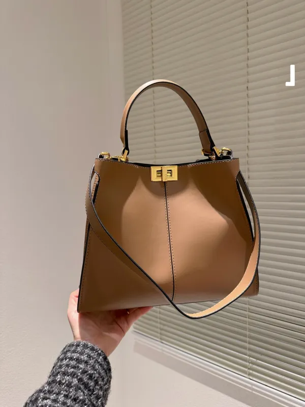 フェンディバッグFENDI 2023新作ワークバッグ