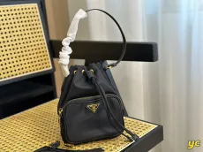 プラダバッグPRADA 2023新作 バケットバッグ