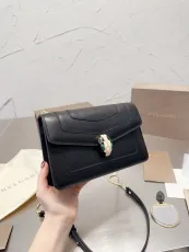 ブルガリバッグBVLGARI 2023新作 スモール エナメルチェーンバッグ