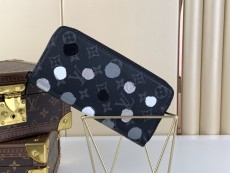 ルイヴィトン財布LOUIS VUITTON 2023新作 m62295 ブラック フラワードット 縦型ファスナー長財布