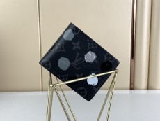 ルイヴィトン財布LOUIS VUITTON 2023新作 黒水玉 財布